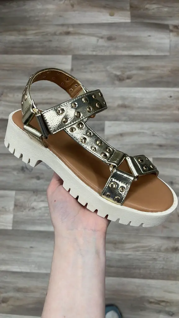 fb0c8107-94f8-4a5e-b09c-214df783d66c (1).webp